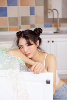 一件一件的剥掉她的衣服